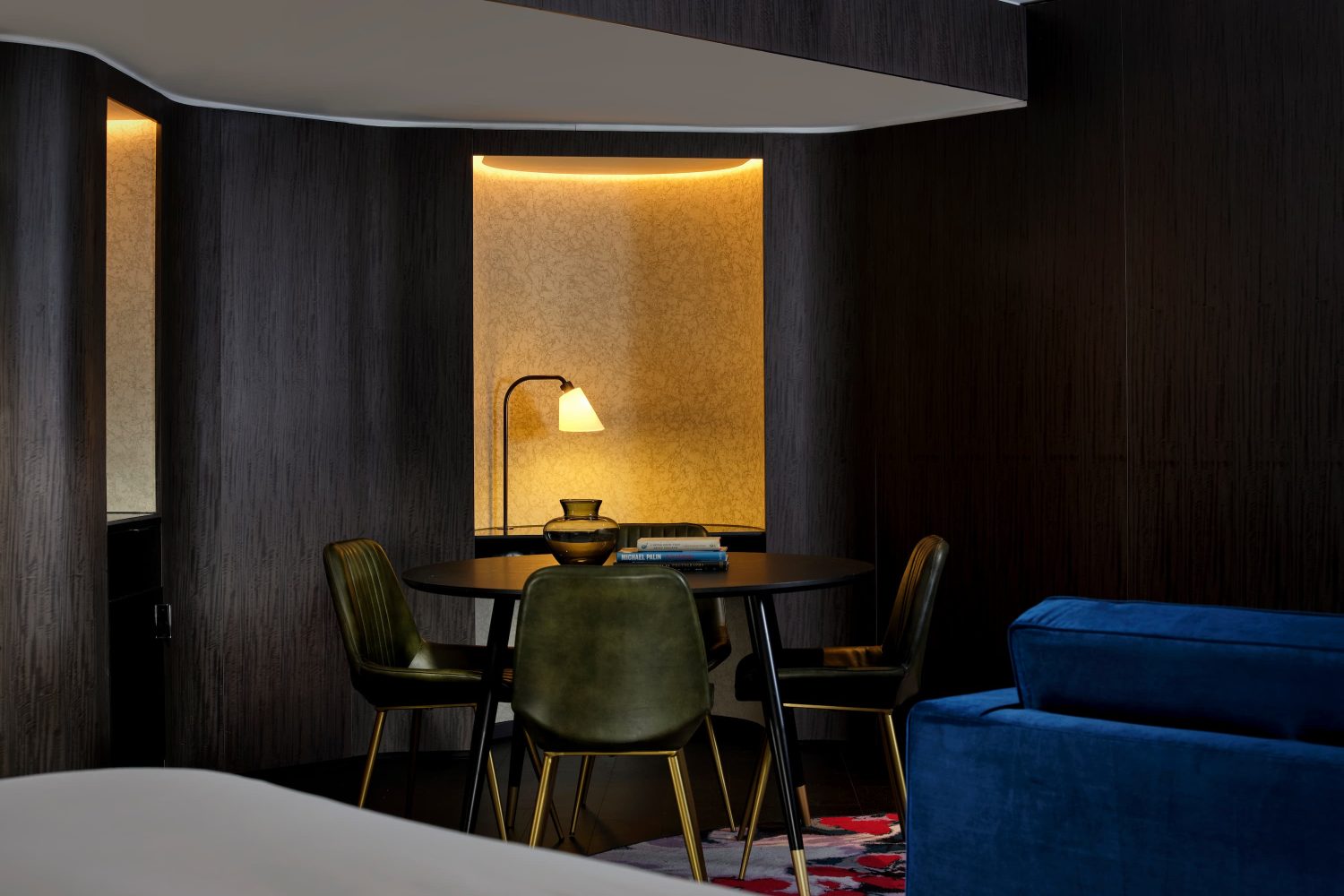 Image of lighting in Hilton Curio