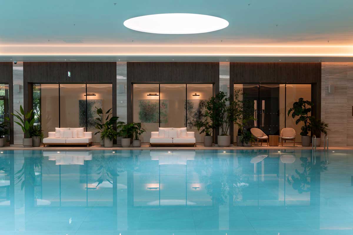 THE PROS AND CONS OF STRETCH CEILINGS IN POOLS